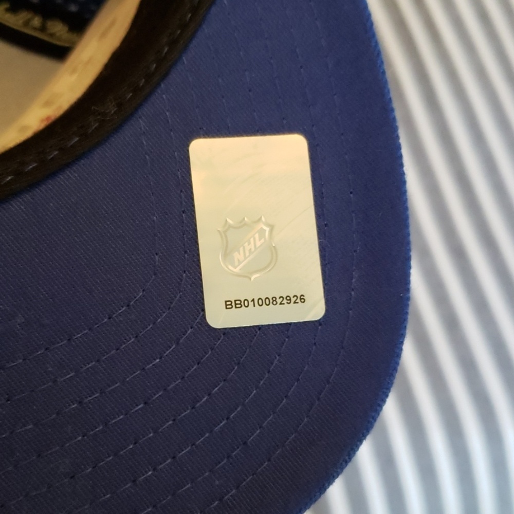 Mens adjustable hat - Picture 3 of 3